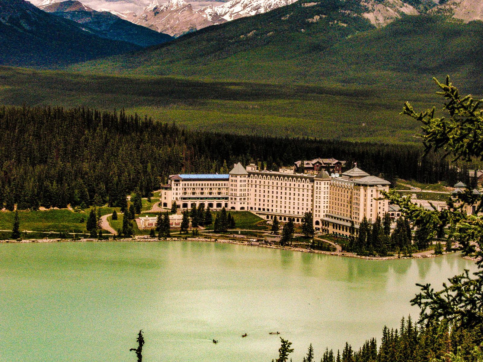 Lake Louise Hotel